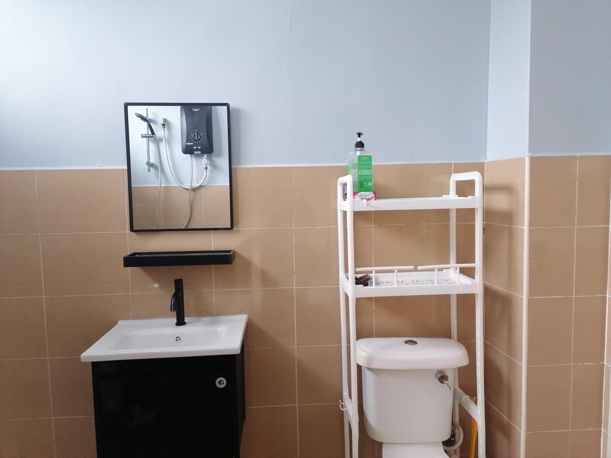 Dkamar Homestay At Desaru, Fully Aircond, Wifi, Coway, Street View 4 Min To Desaru Beach Kangkar Chemaran 外观 照片