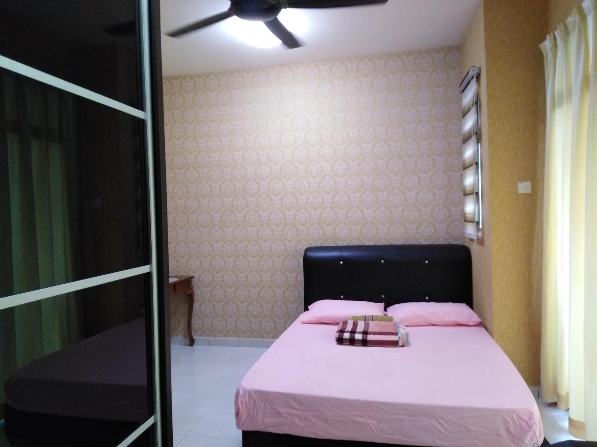 Dkamar Homestay At Desaru, Fully Aircond, Wifi, Coway, Street View 4 Min To Desaru Beach Kangkar Chemaran 外观 照片